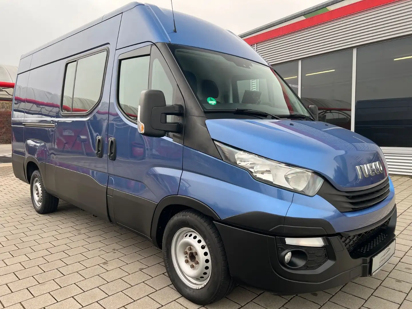 Iveco Daily Kasten H2L3 *3.0*R-CAM*LUFT*KLIMAA-*EURO6* Bleu - 1