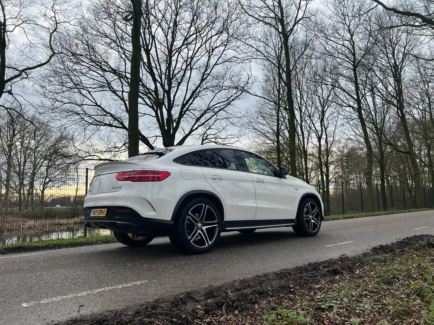 Mercedes-Benz GLE 43 AMG 4MATIC COUPE Weiß - 2