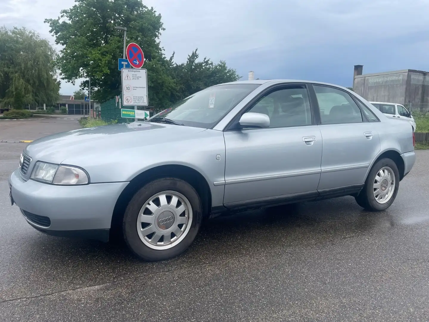 Audi A4 1.8  TÜV NEU Argent - 2
