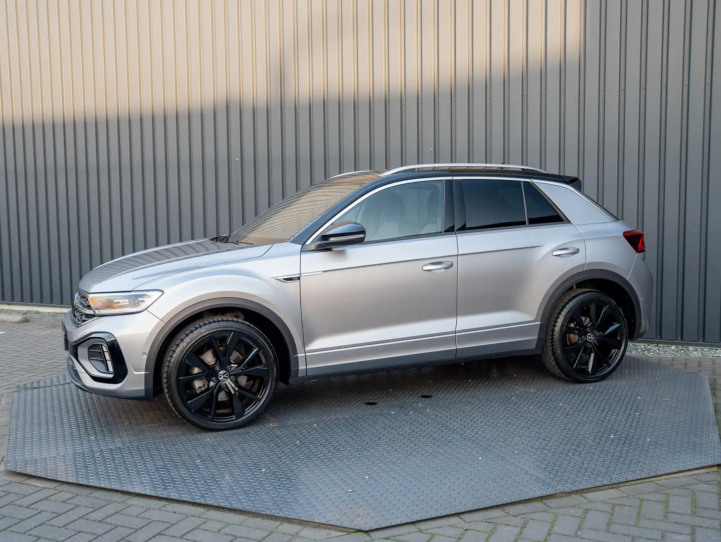 Volkswagen T-Roc 1.5 TSI 150Pk R-Line Business | IQ Light | 19'' | Grijs - 2
