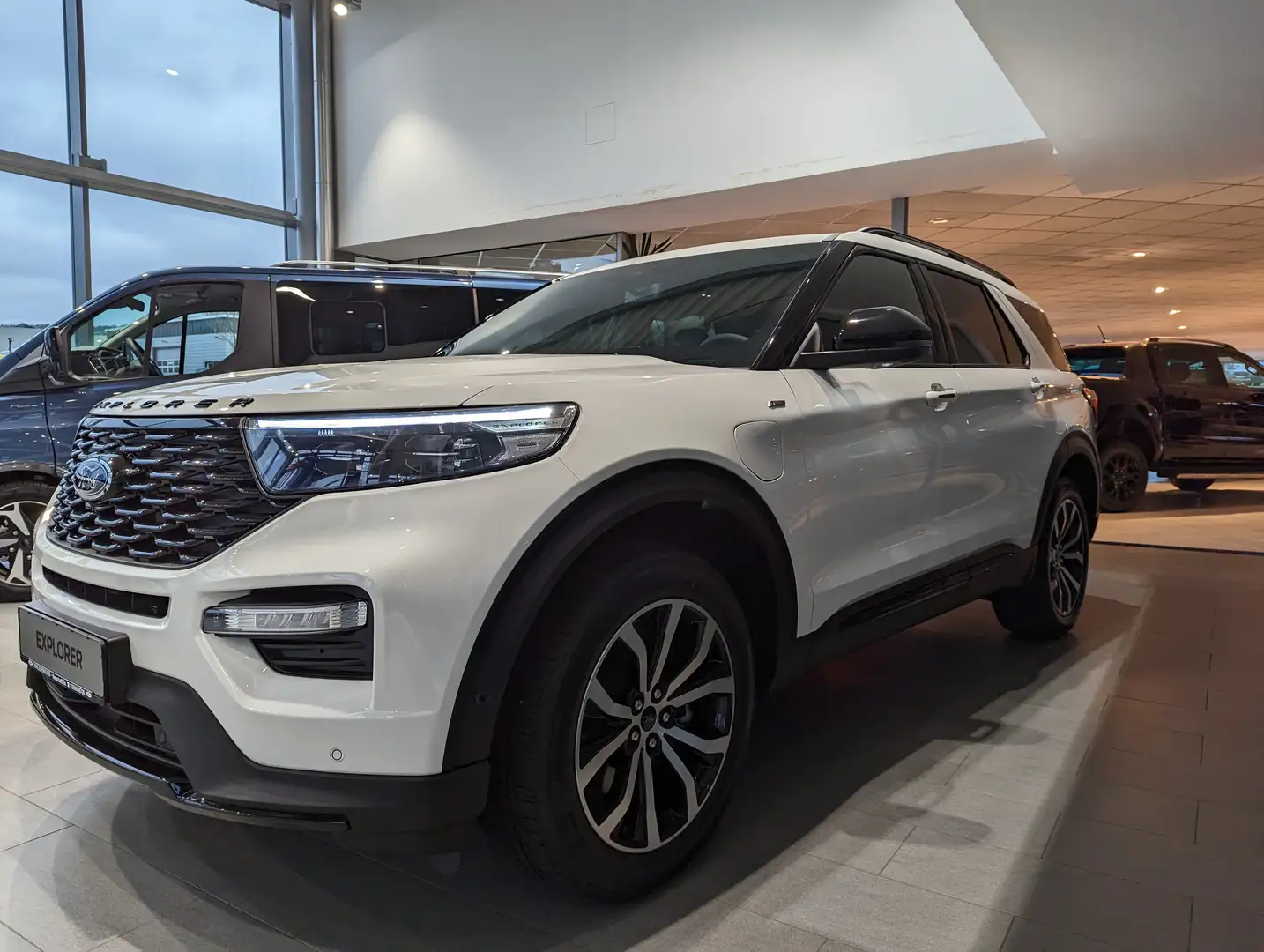 Ford Explorer 3.0 ST-Line Plug-in-Hybrid 4x4 AHK abnehmbar Weiß - 1