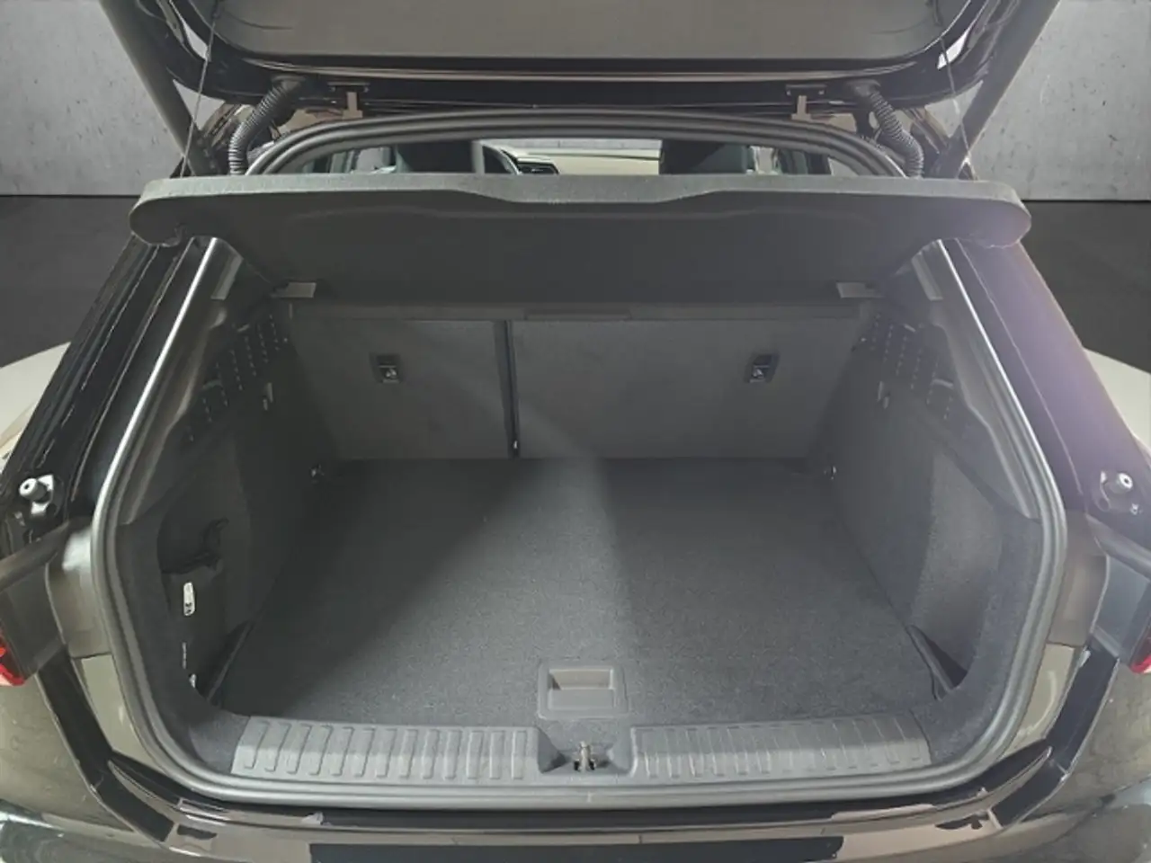 Audi A3 Sportback 2.0 TFSI quattro+S line+LED+NAVI 16