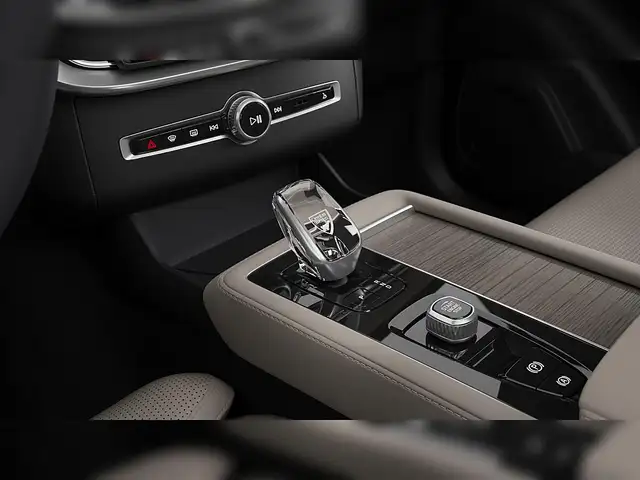 Volvo XC90 T8 Plus Dark 4LIFE | Auto Stahl Wien 23 Ansicht 14