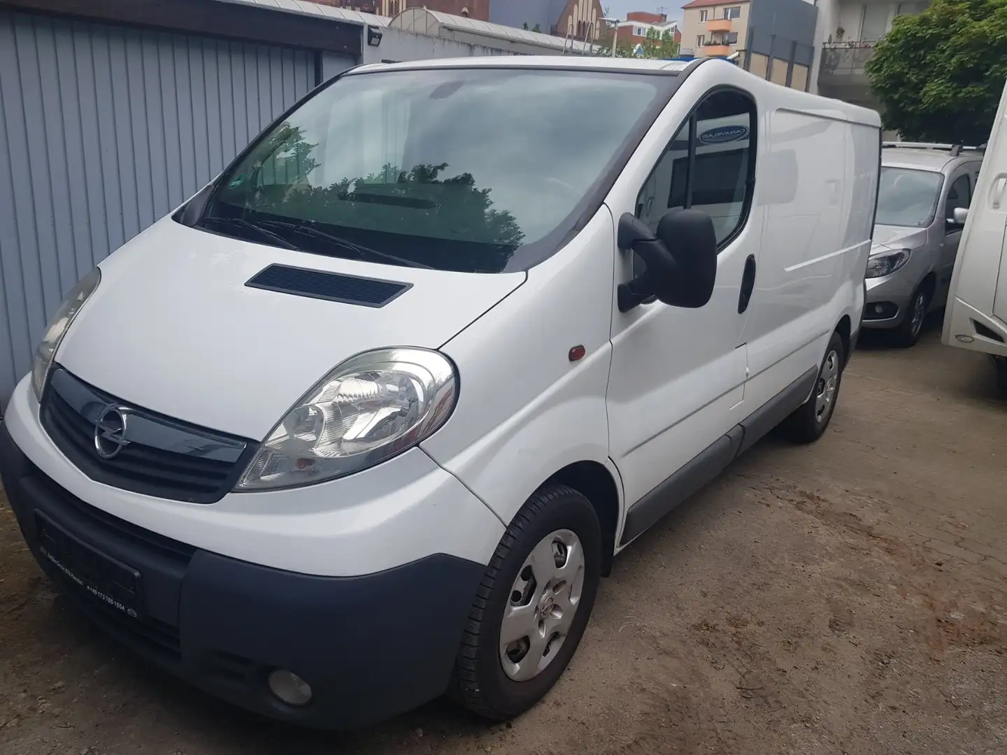 Opel VIVARO  2,5 TDCI 145PS, KLIMA AHK GETRIEBE KUP NEU Blanc - 1