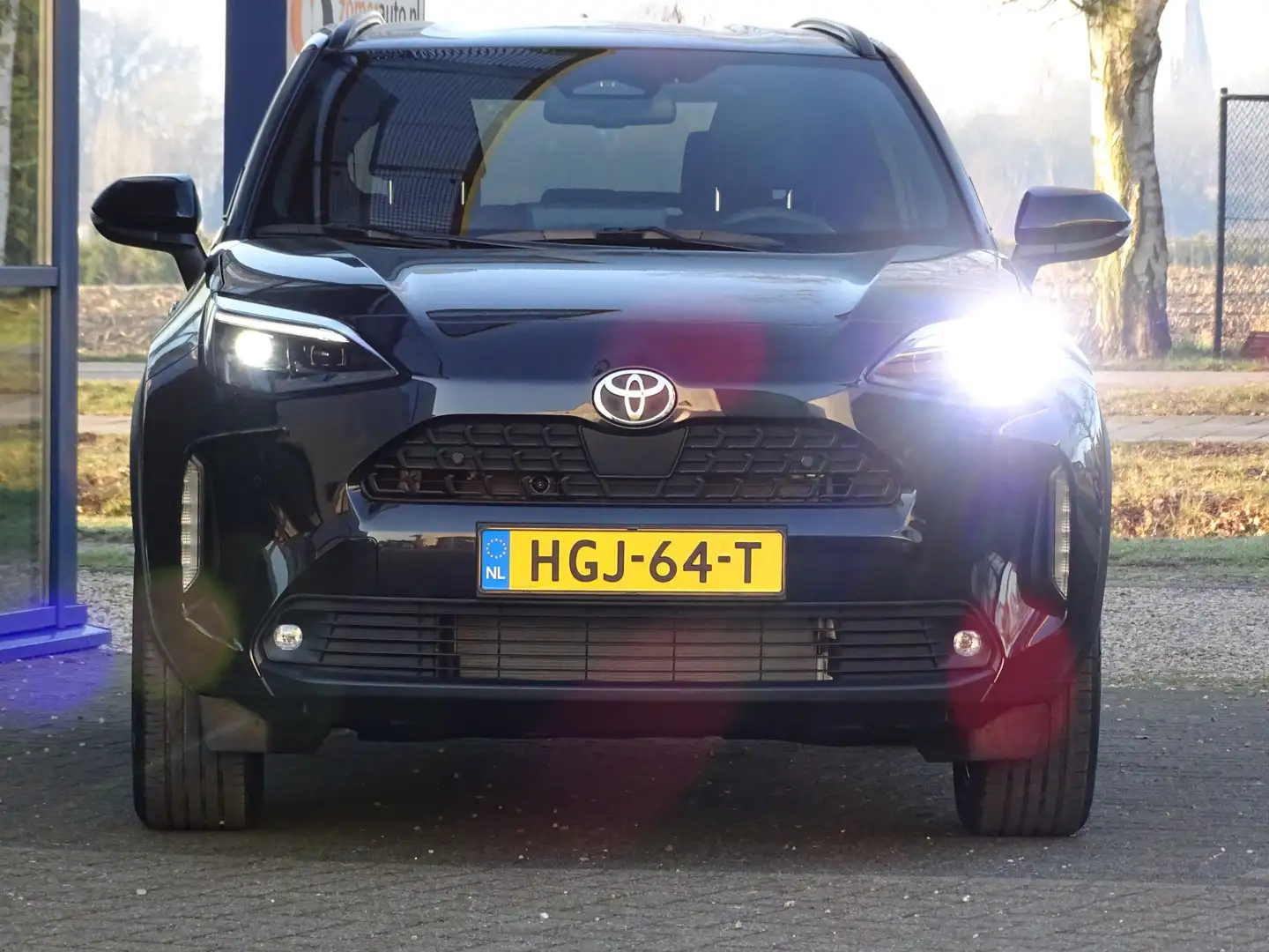 Toyota Yaris Cross 1.5 Hybrid 115 130 Pk Teamplayer ZWART EN DONKER G Zwart - 2