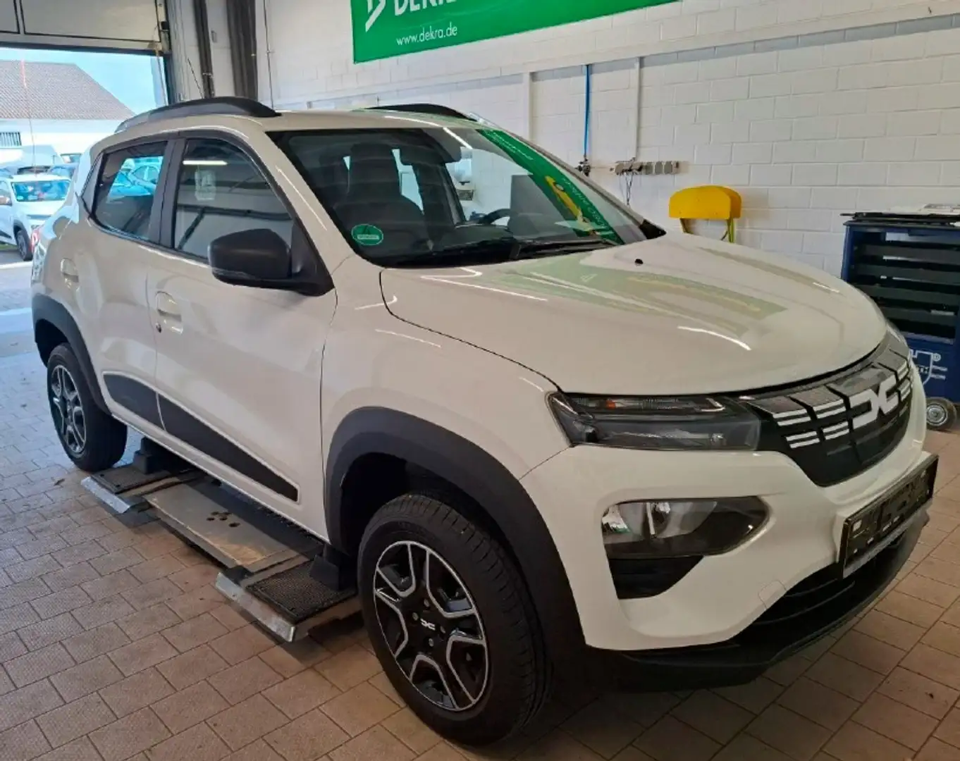 Dacia Spring Essential 45 Klima - Allwetter Weiß - 1