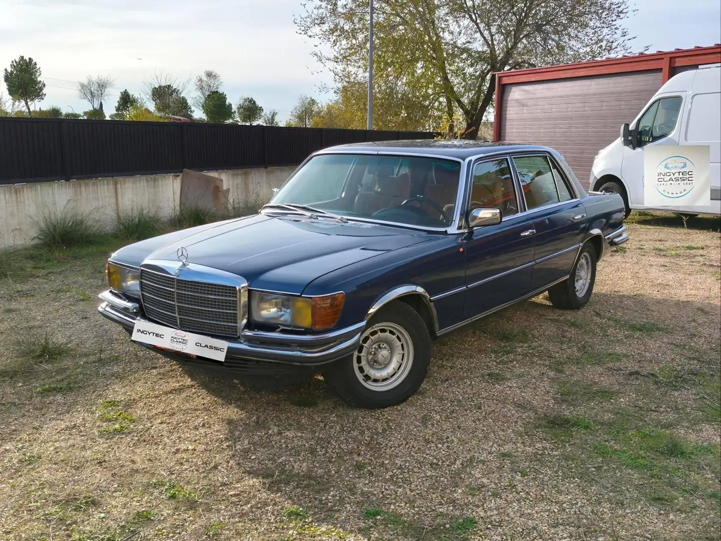 Mercedes-Benz 450 450SEL 6.9 V8 Azul - 1