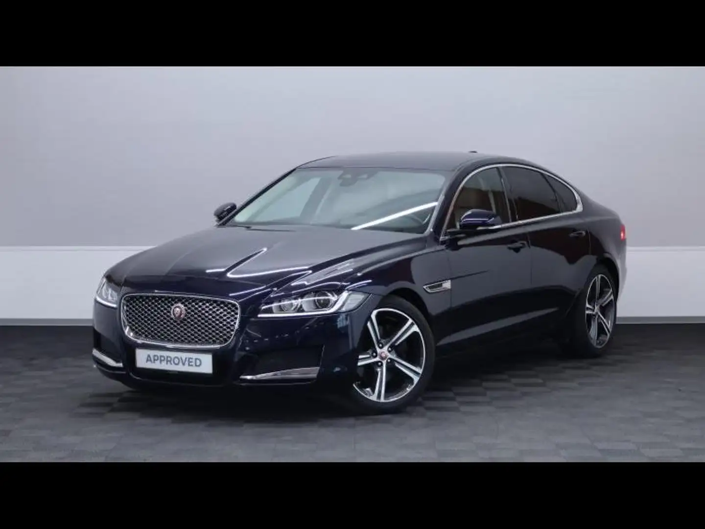 Jaguar XF E-Performance 2.0d 163 auto Bleu - 1