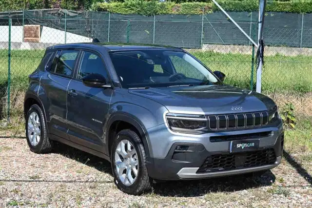 Jeep Avenger view 3