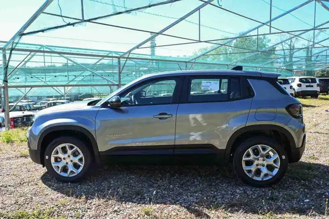 Jeep Avenger view 4