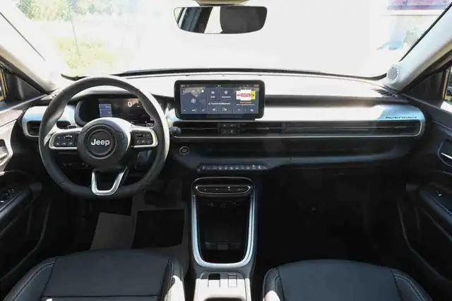 Jeep Avenger view 11