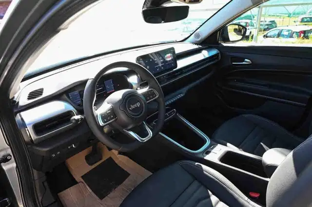 Jeep Avenger view 12