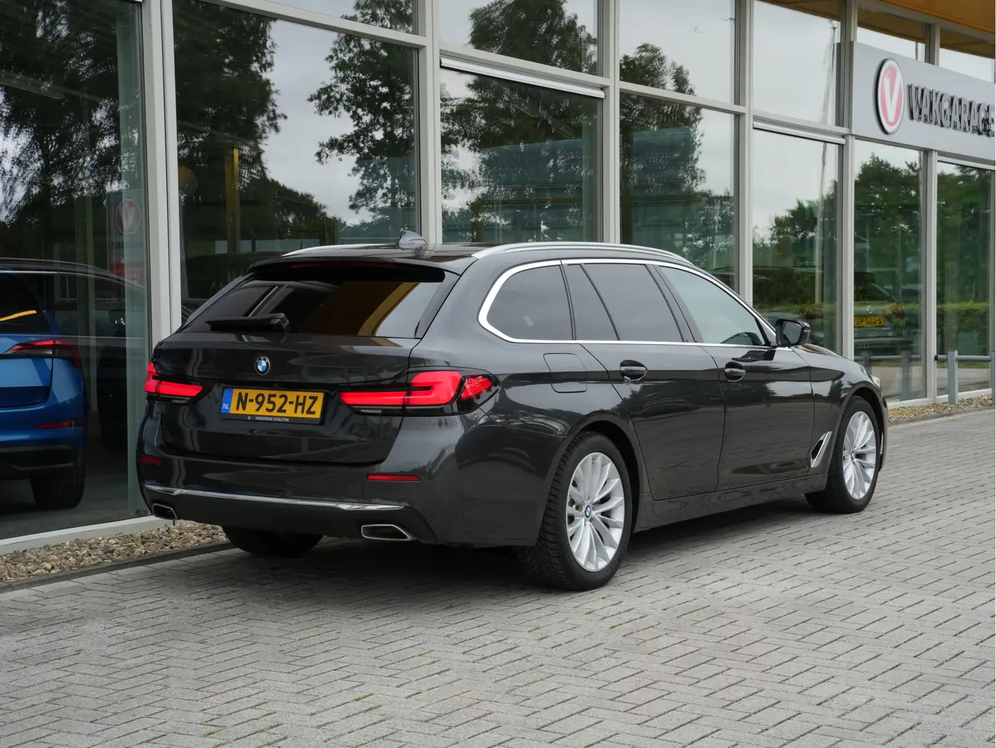 BMW 520 5-serie Touring 520i Business Edition Plus | Laser Grau - 2
