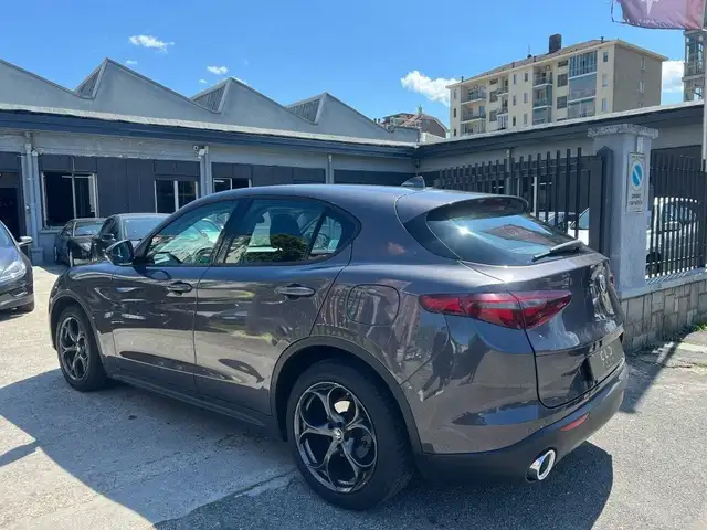Alfa Romeo Stelvio view 6