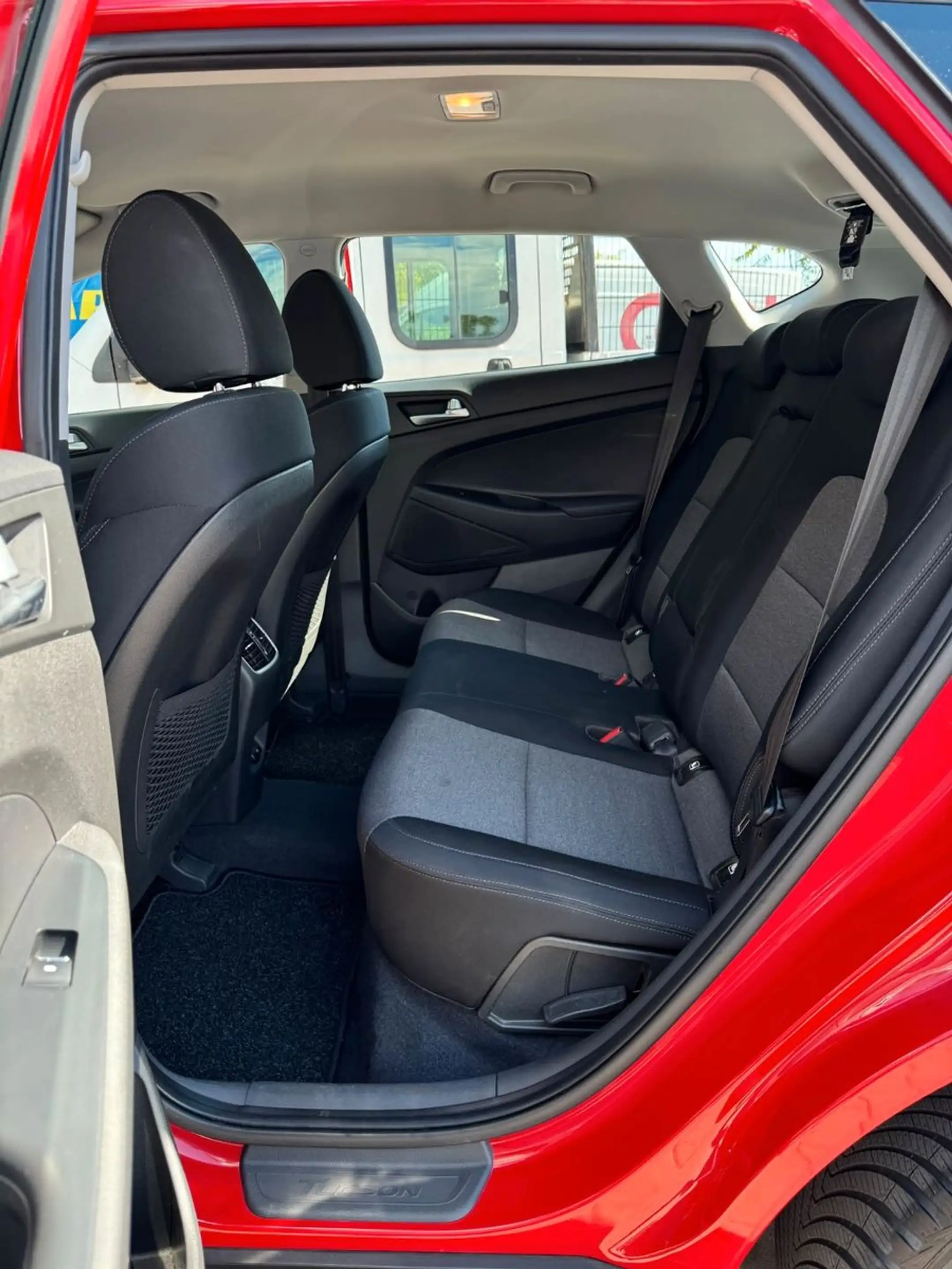 Hyundai TUCSON 1.6 GDI NAVI 68.000 KM KLIMA KAMERA TÜV — photo 12