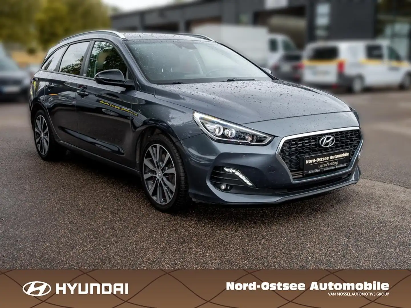 Hyundai i30 1.4 T-GDI YES! Plus  NAVI TEMPO KAMERA SHZ Gris - 2