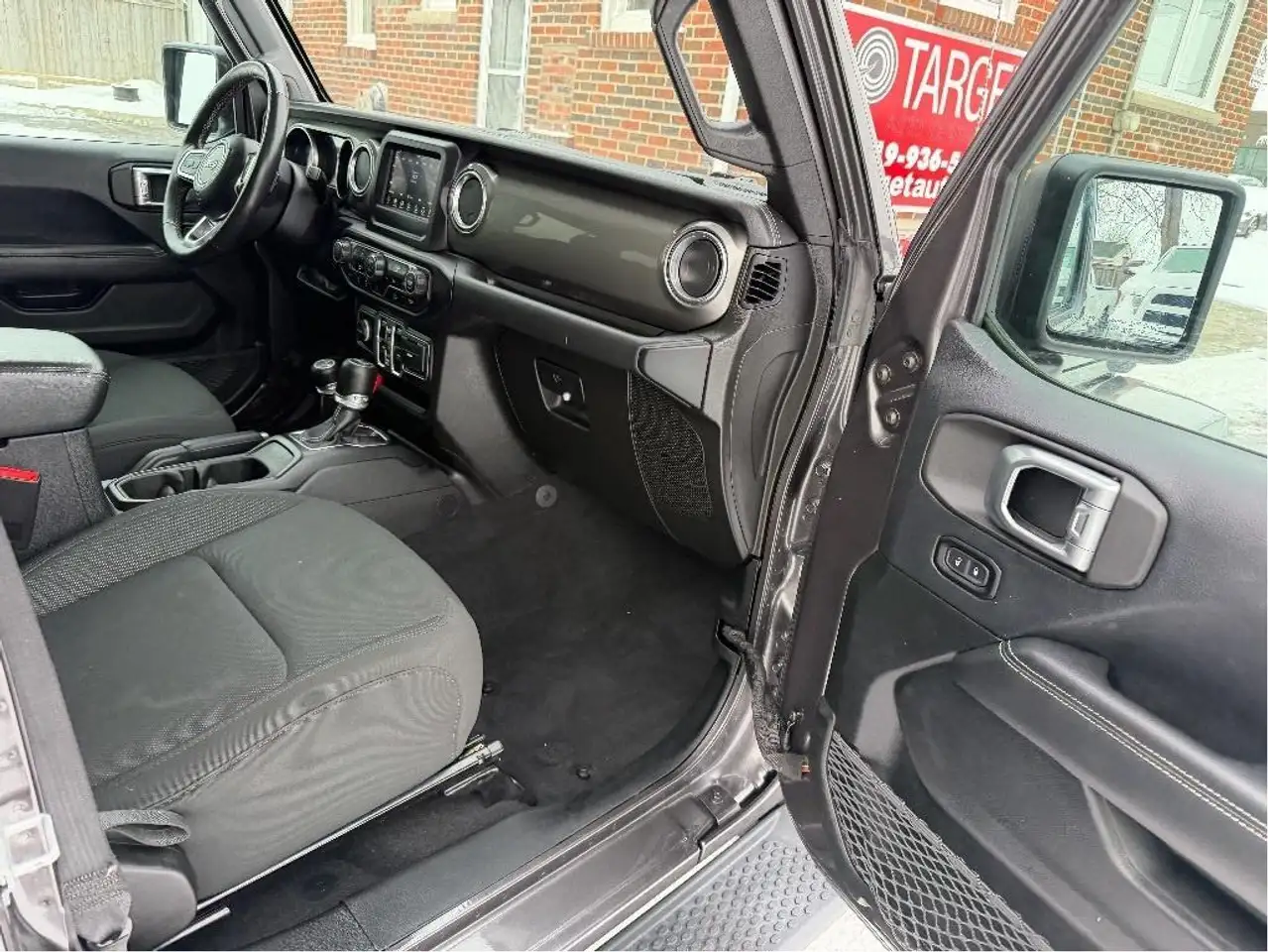 Jeep Wrangler снимка Jeep Wrangler