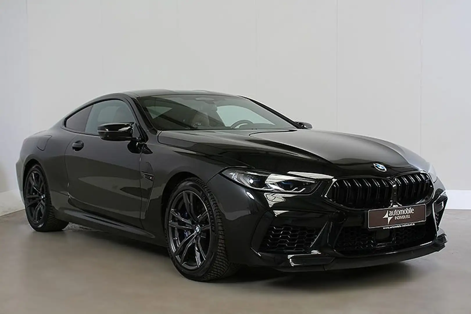 BMW M8 Competition Coupé xDrive Schwarz - 2