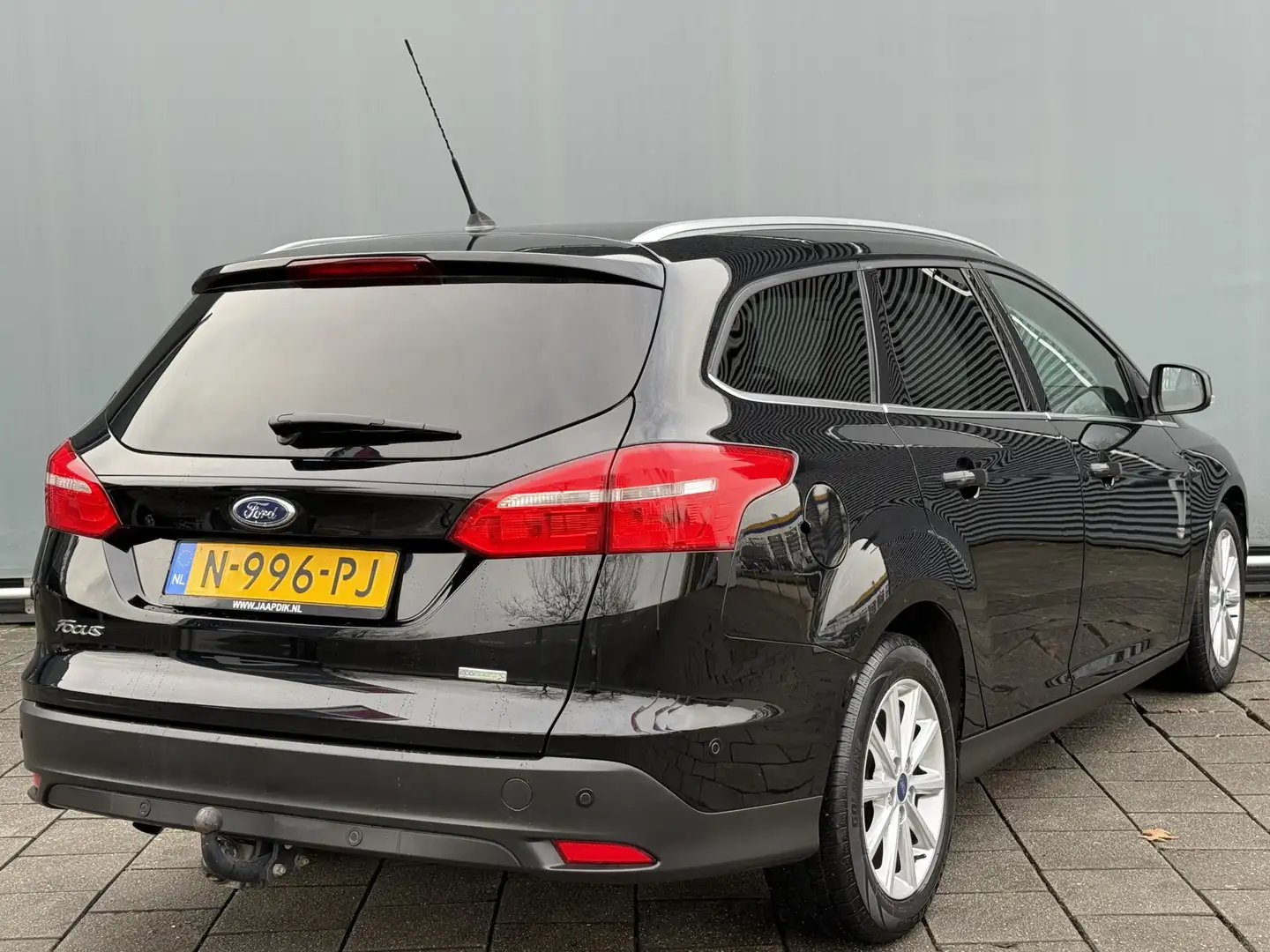Ford Focus Wagon BWJ 2016 | 1.0T 126PK Titanium AUTOMAAT | TR Schwarz - 2