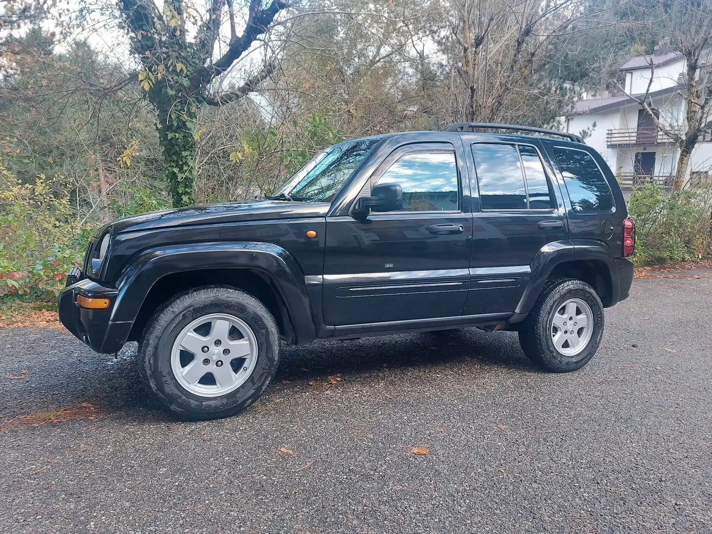 Jeep Cherokee 2.5 crd Limited Noir - 1