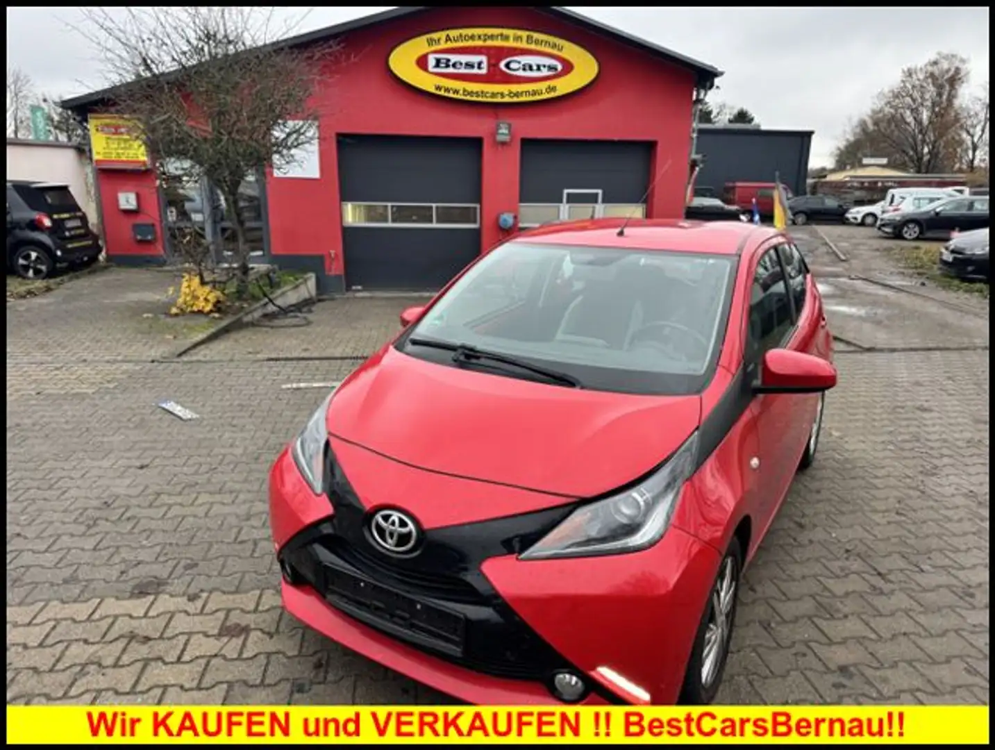 Toyota Aygo cite Style Selection Navi Kamera Tempomat Rouge - 1
