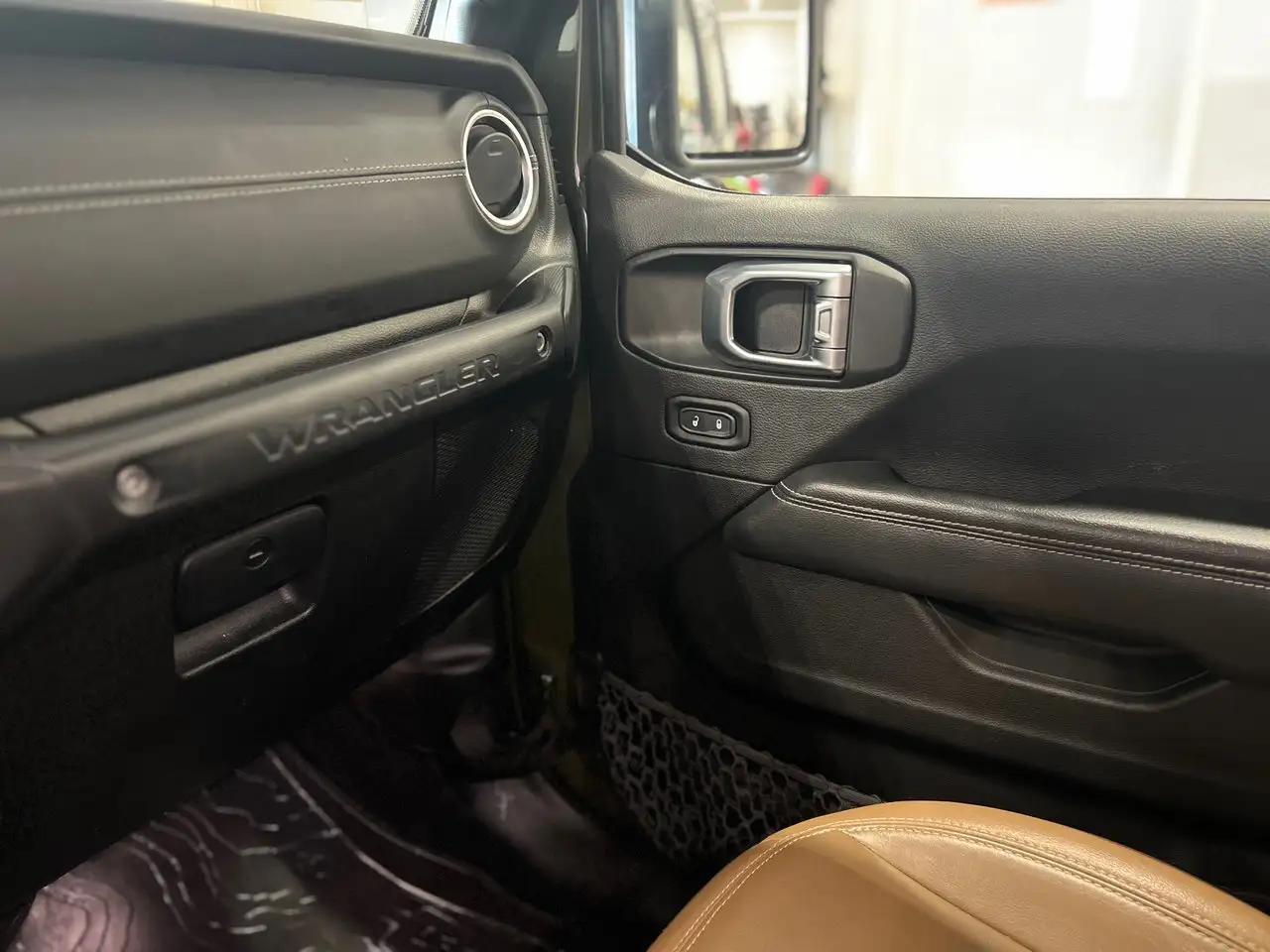 Jeep Wrangler снимка Jeep Wrangler