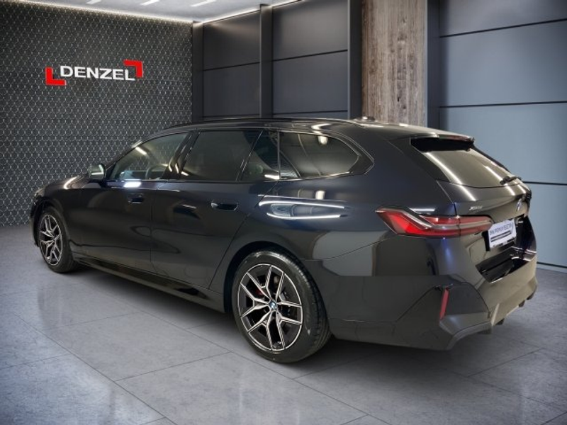 BMW 520 d xDrive Touring G61 B47 — photo 3