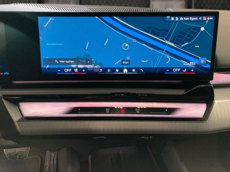 BMW 520 d xDrive Touring G61 B47 — photo 12