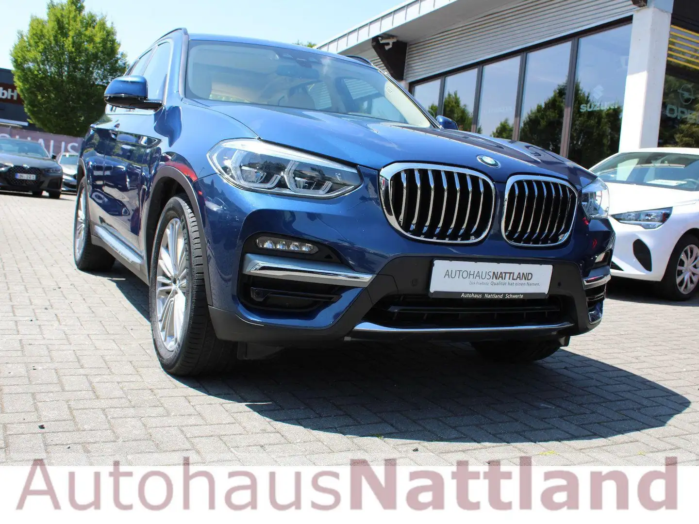BMW X3 xDrive 30 d Luxury Line Shadow-Line Pano HuD Blau - 2