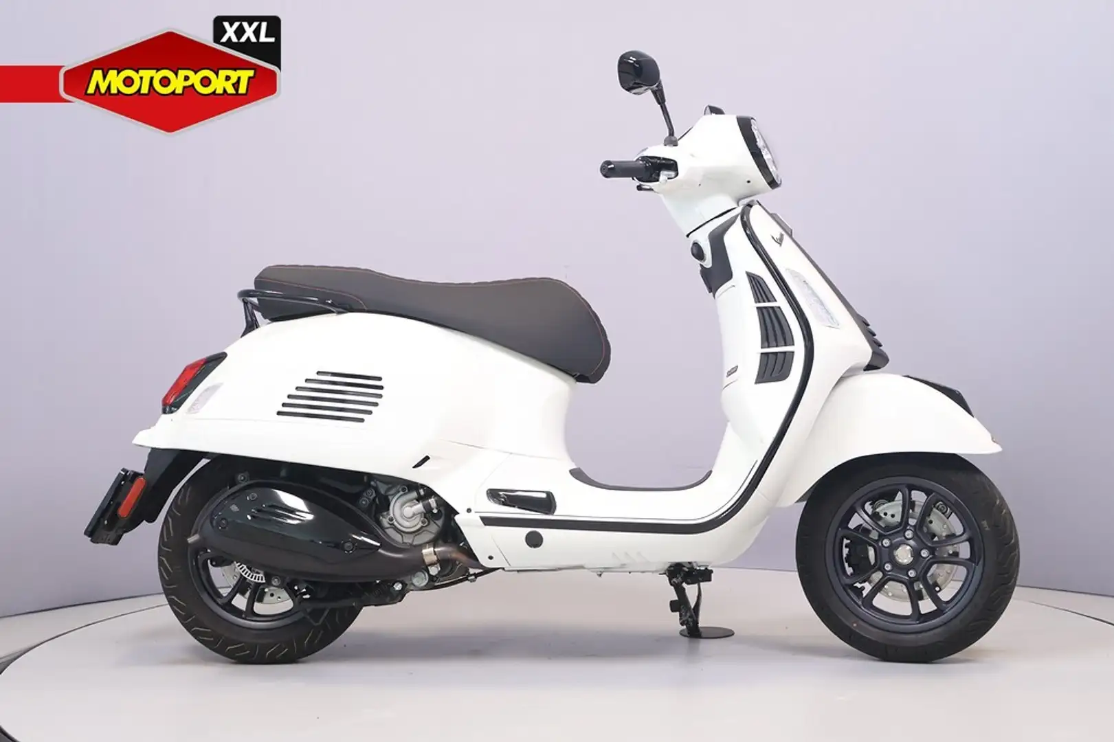 Vespa GTS Super Sport 300 Wit - 1