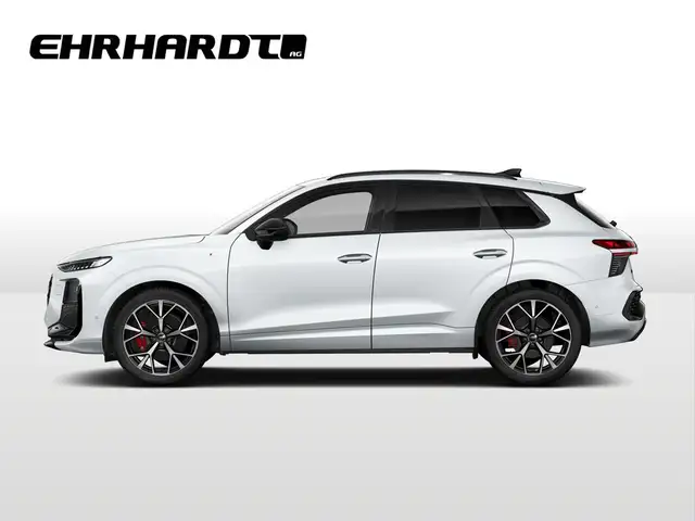 Audi Q3 view 3