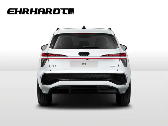 Audi Q3 view 5