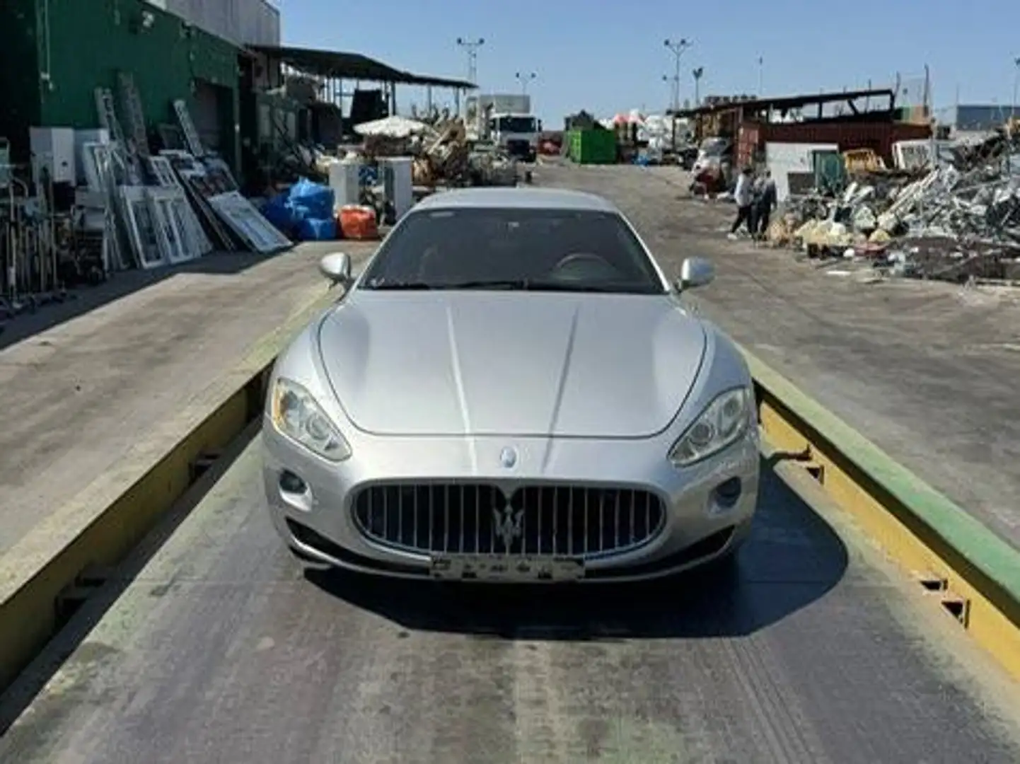 Maserati GranTurismo Aut. Gümüş rengi - 1
