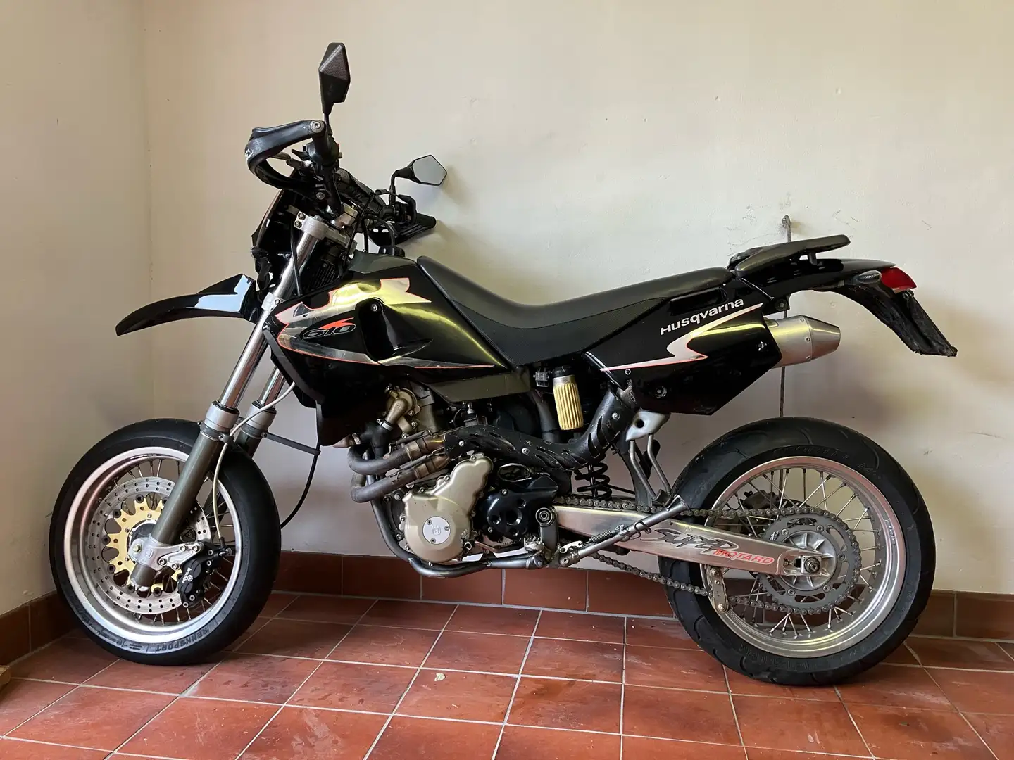 Husqvarna SM 610 Negru - 1
