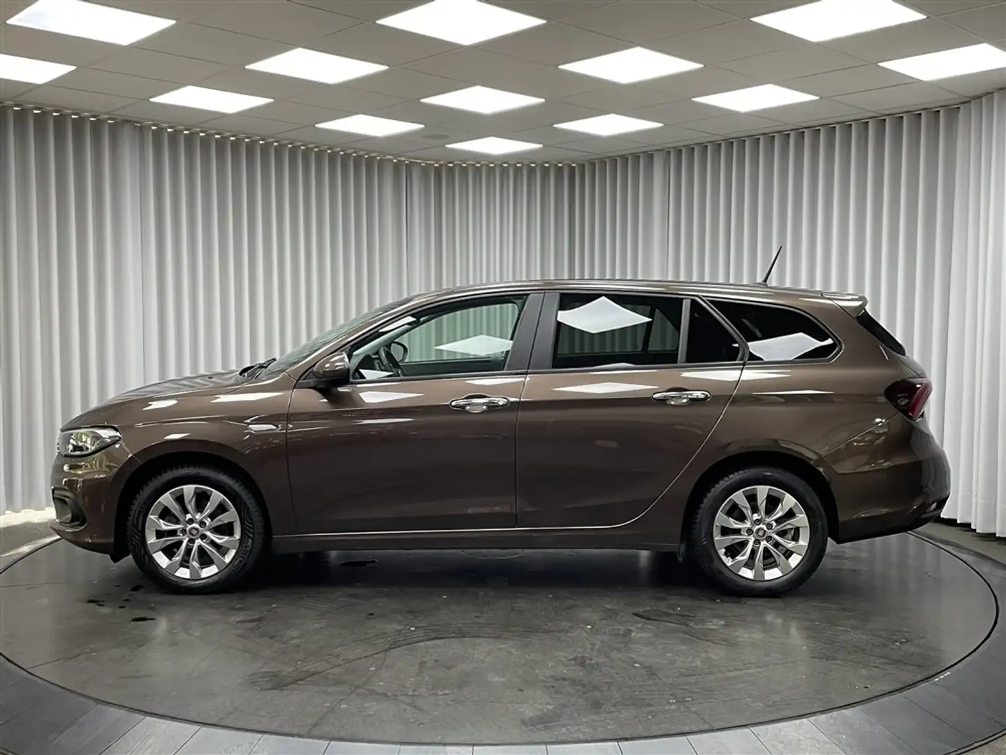 Fiat Tipo SW 1.4i / Airco / Navigatie / Pdc+Cam / Zetelverw. Brun - 2