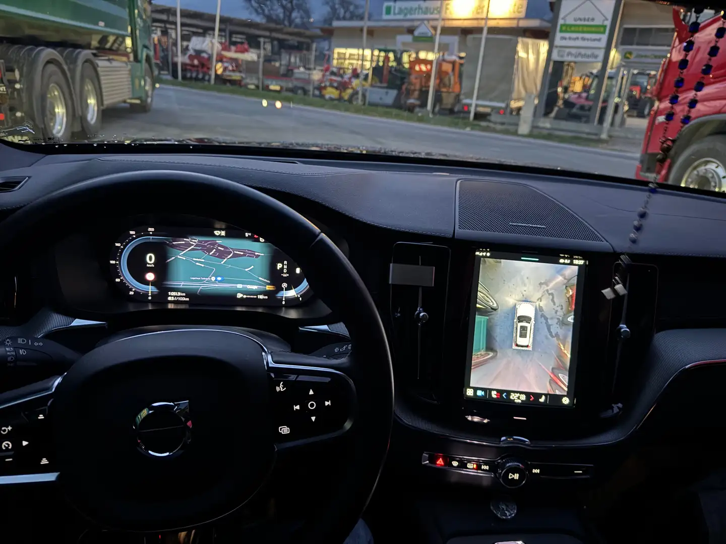 Volvo XC60 XC60 B4 Ultimate Bright AWD Geartronic Ultimate Bright Schwarz - 1