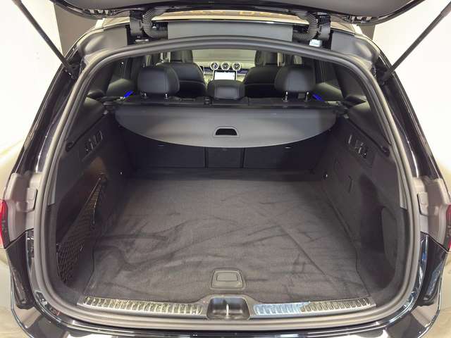 Mercedes-Benz GLC 200 — photo 16