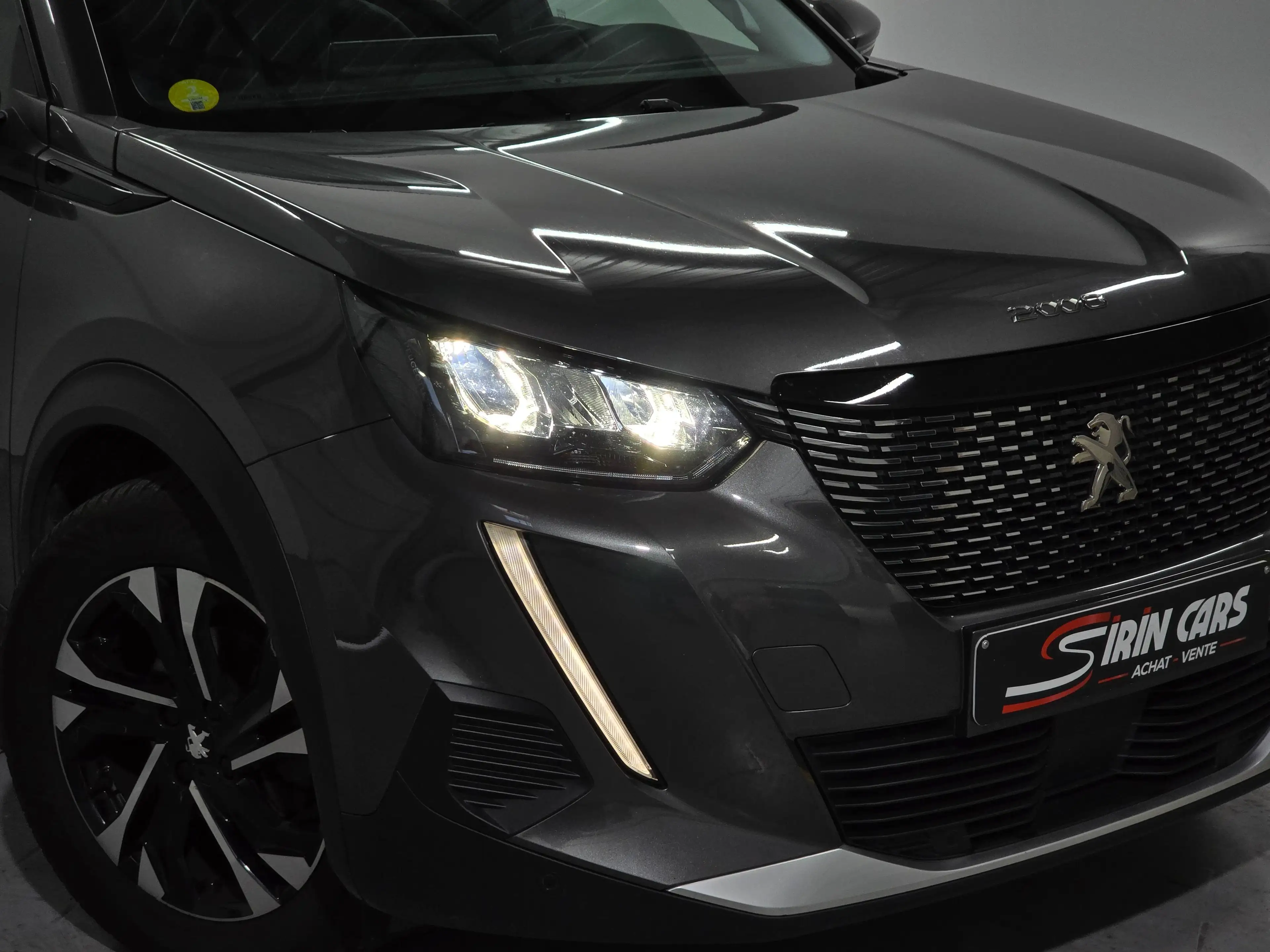 Peugeot 2008 Allure | Cockpit | Full Led | 1ier propriétaire | Suivi complet | GARANTIE 12M — photo 2