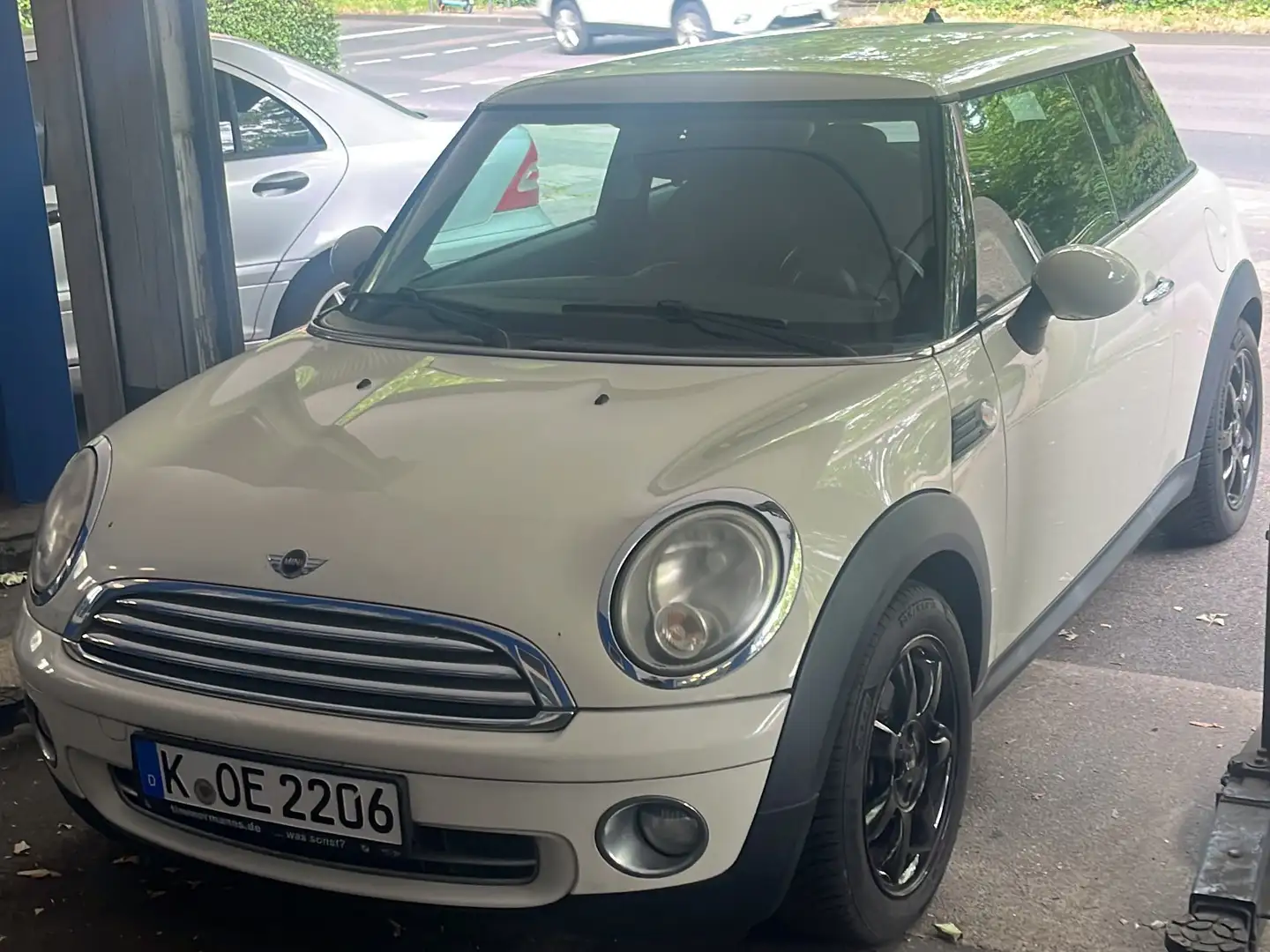 MINI One One 1.4 L 95 PS Inspektion und TÜV Neu Weiß - 1