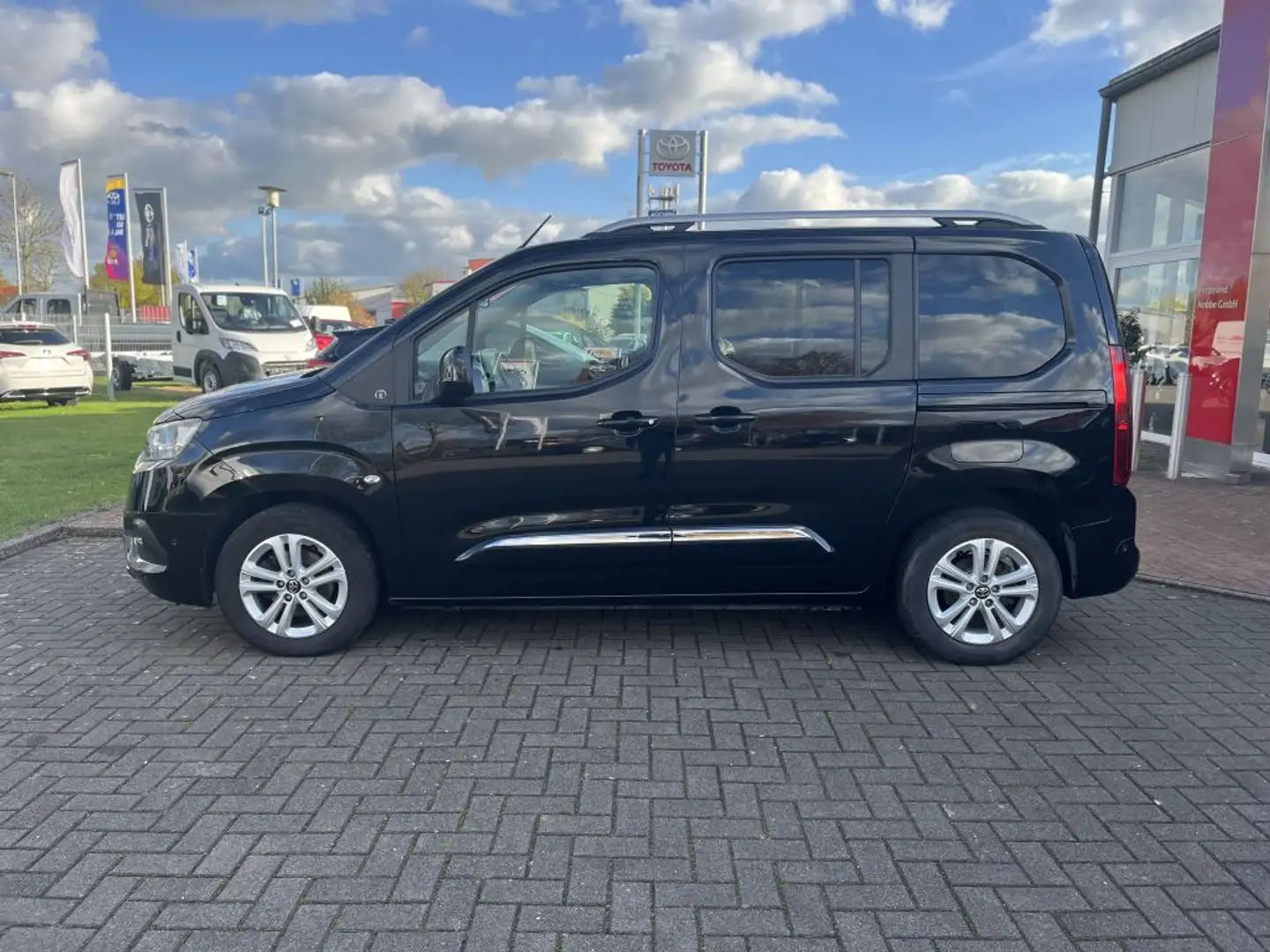 Toyota Proace City Verso 1.2 Turbo L1 Team Deutschland - 2