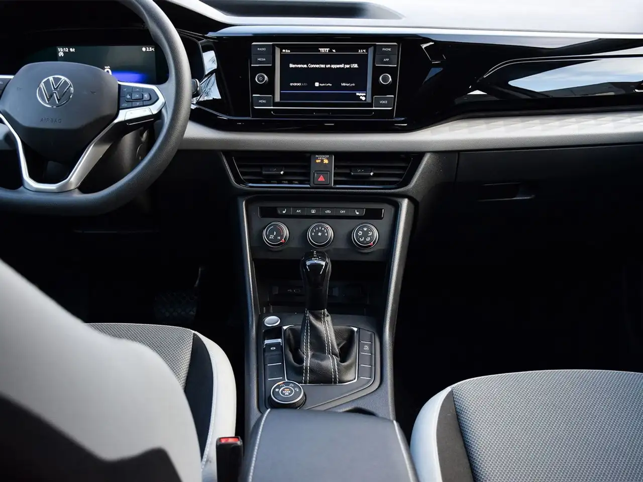 Volkswagen Taos снимка Volkswagen Taos