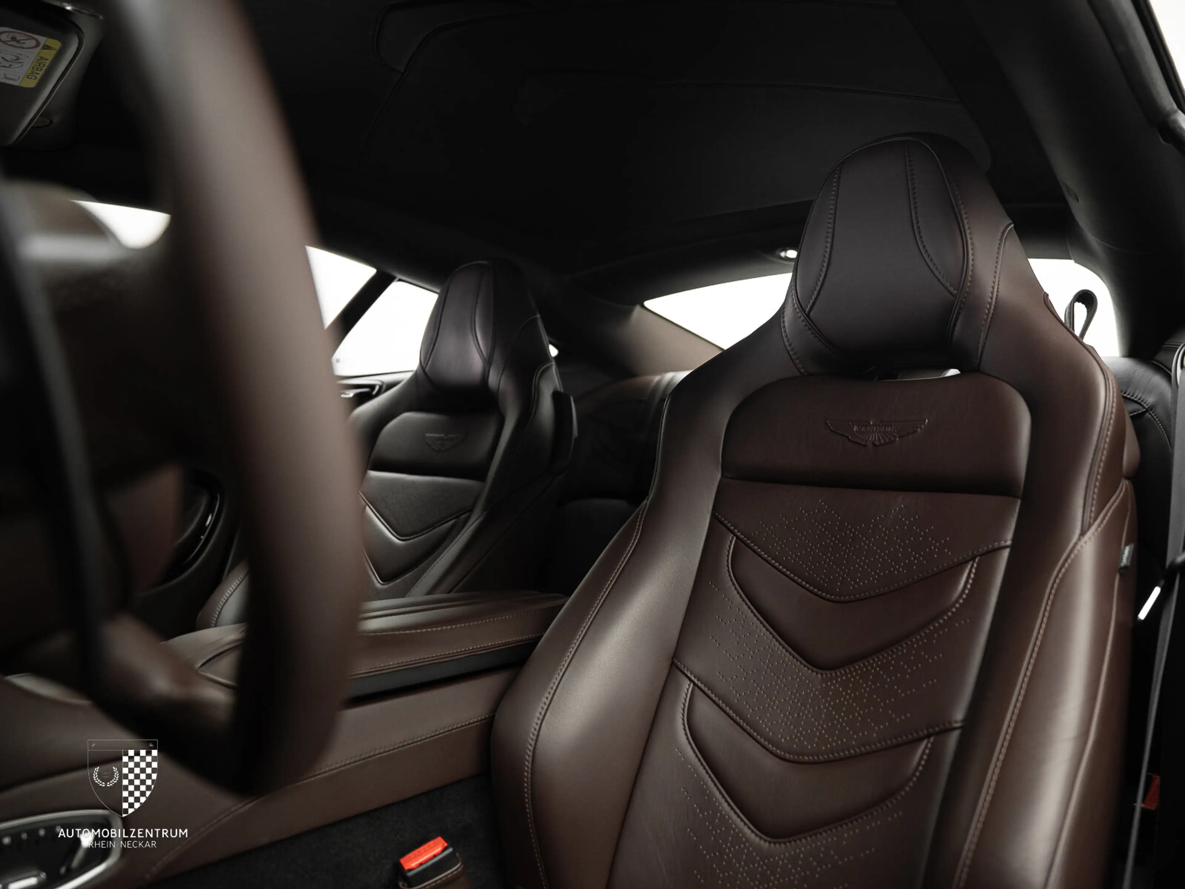Aston Martin DBS DBS Superleggera Carbon/Bang&Olufsen/Dynamic — photo 11
