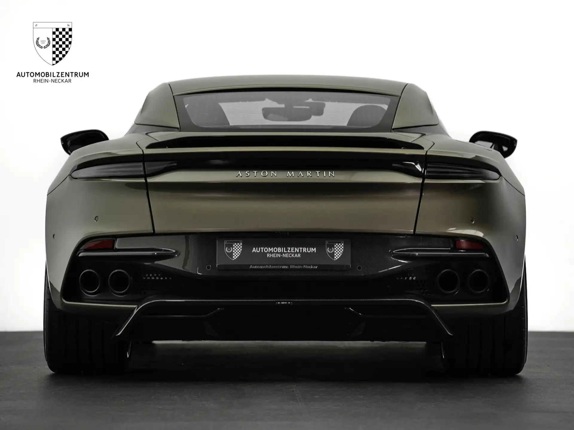 애스턴마틴 DBS Coupe 2021 건메탈 사진 6