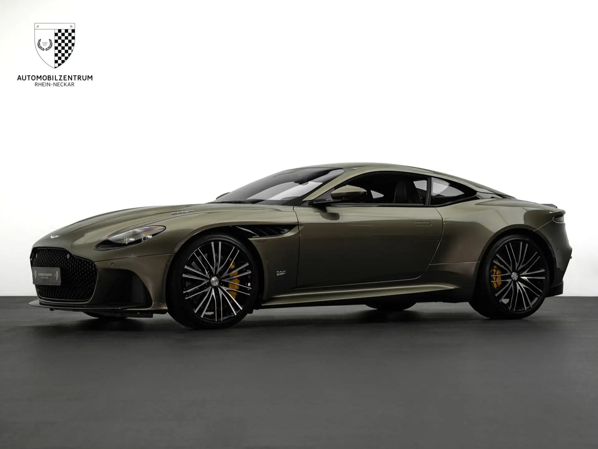 애스턴마틴 DBS Coupe 2021 건메탈 사진 3