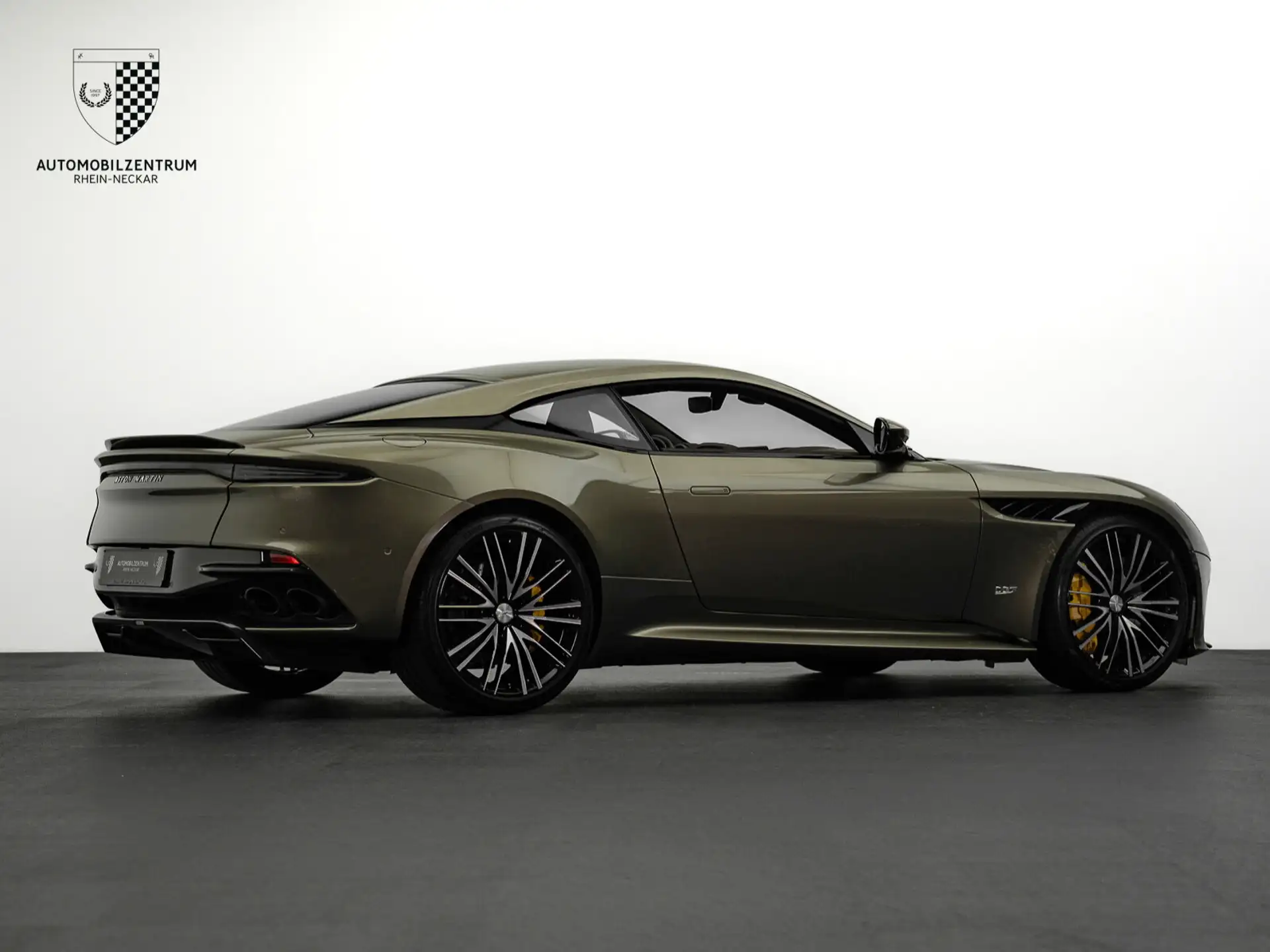 애스턴마틴 DBS Coupe 2021 건메탈 사진 7