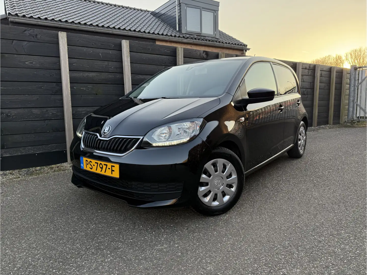 Skoda Citigo 1.0 Greentech Ambition cruise, airco, dealer onder Schwarz - 1