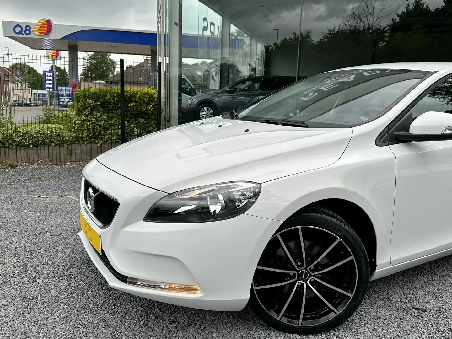 Volvo V40 2.0 T2 R-Design*AIRCO*NAVI*JANTES*GARANTIE 12M White - 2