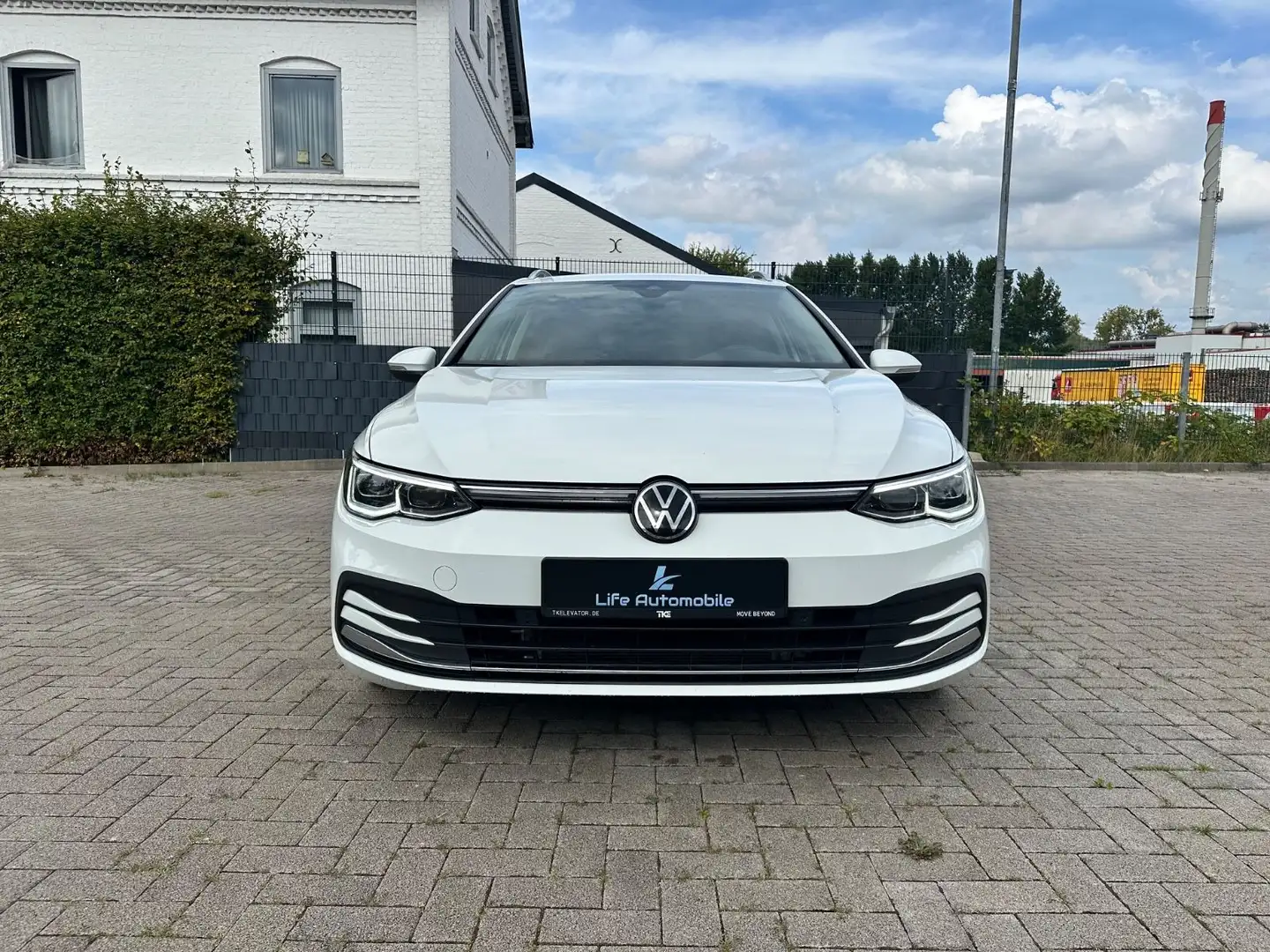 Volkswagen Golf VIII 2.0TDI DSG Var.Style AID*MATX*PANO*AHK Weiß - 2