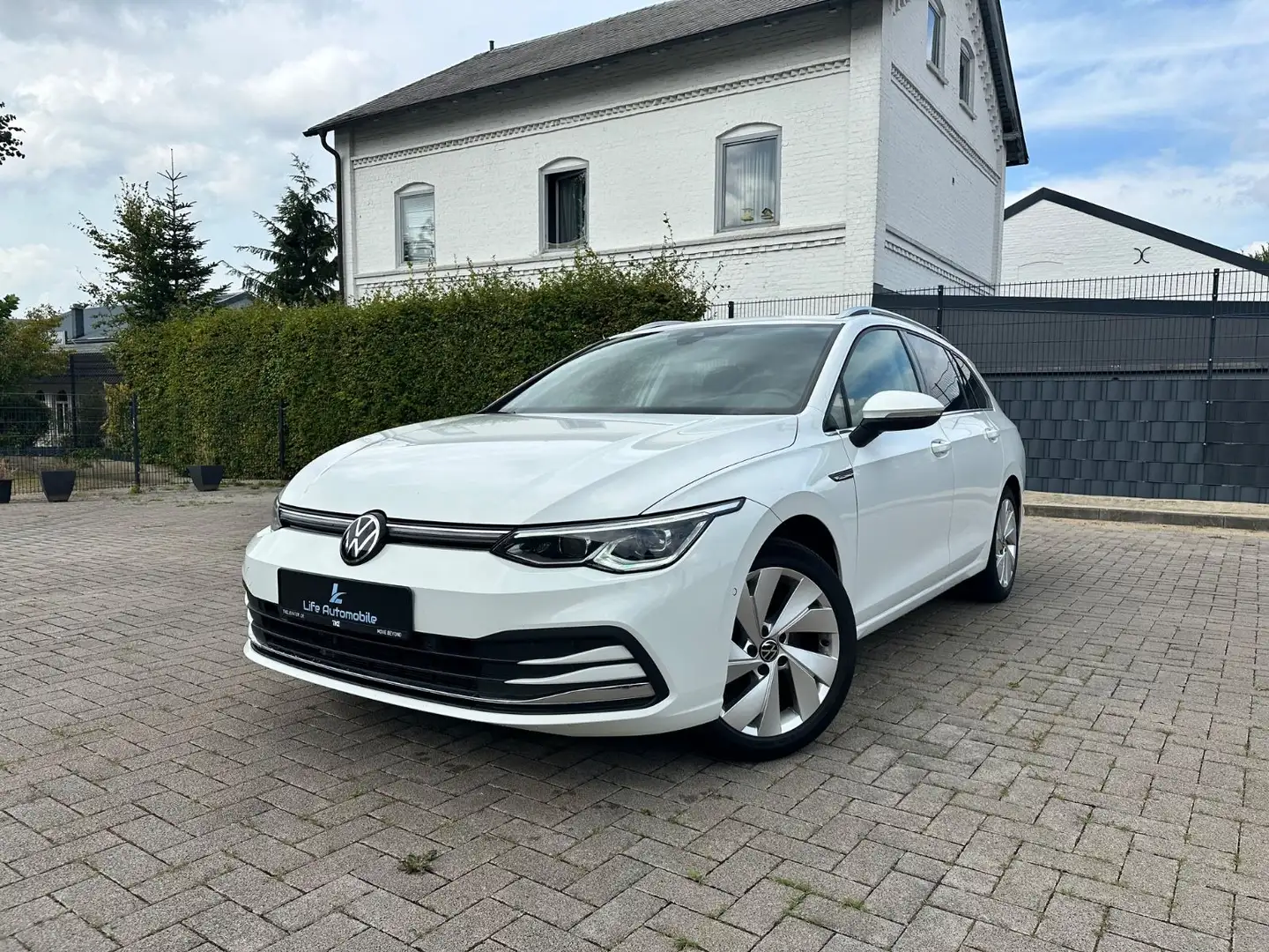 Volkswagen Golf VIII 2.0TDI DSG Var.Style AID*MATX*PANO*AHK Weiß - 1