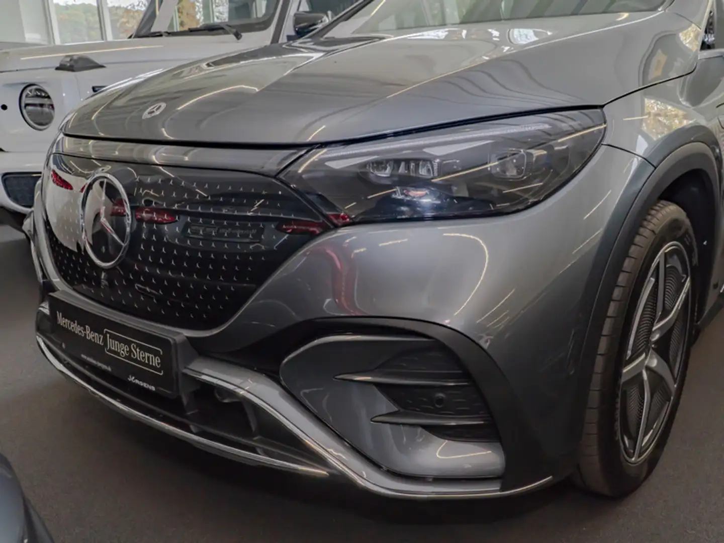 Mercedes-Benz EQE SUV EQE 350 4M SUV AMG-Sport/360/Pano/AHK/Airm/Distr Gri - 2
